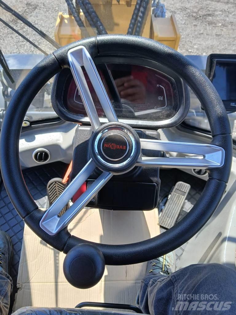 Everun ER 2500 クローラーローダー