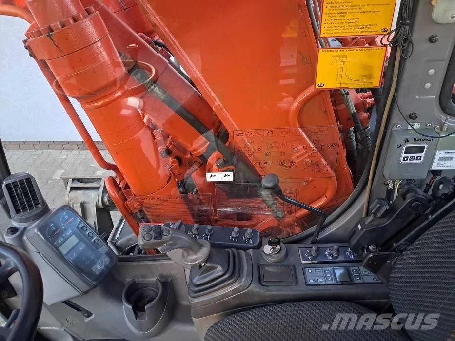 Hitachi ZX 130 W ホイール式油圧ショベル（パワーショベル・ユンボ・バックホー）