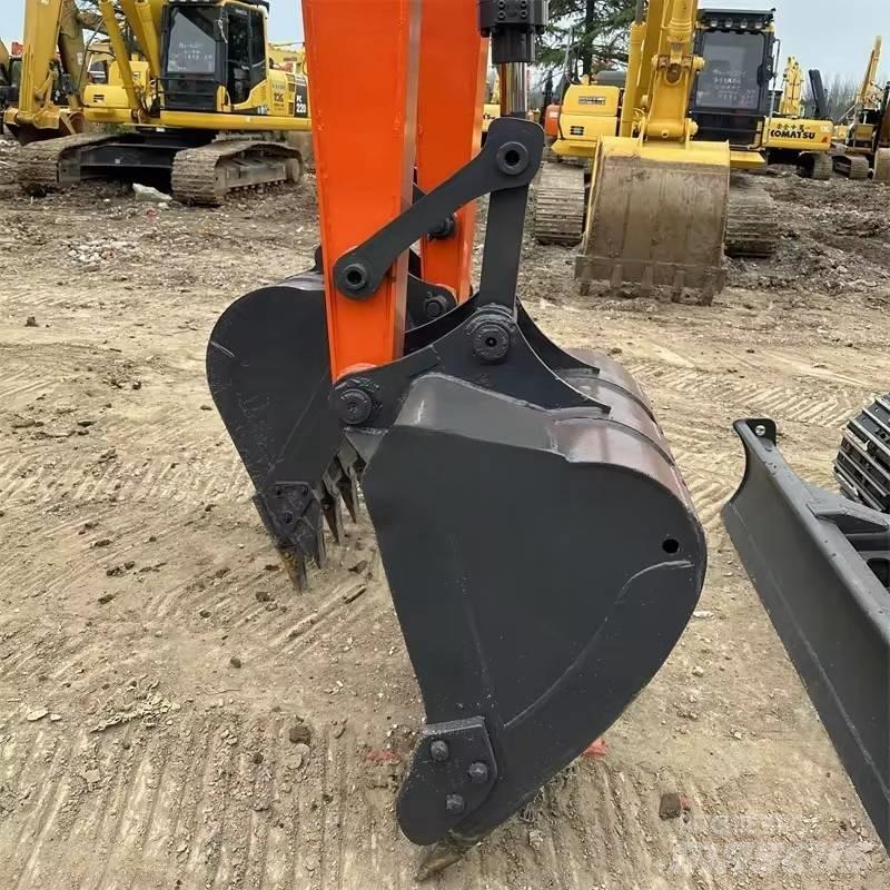 Doosan DX 80 中型油圧ショベル 7ｔ-12ｔ（ユンボ・パワーショベル・バックホー）