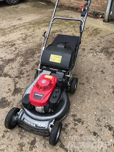 Honda HRH536HX 歩行型芝刈り機