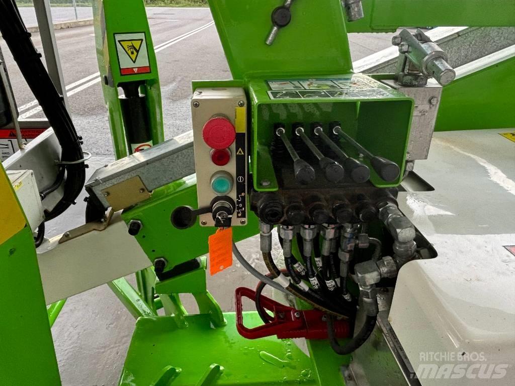 Niftylift 120 TET 高所作業台付トレーラー