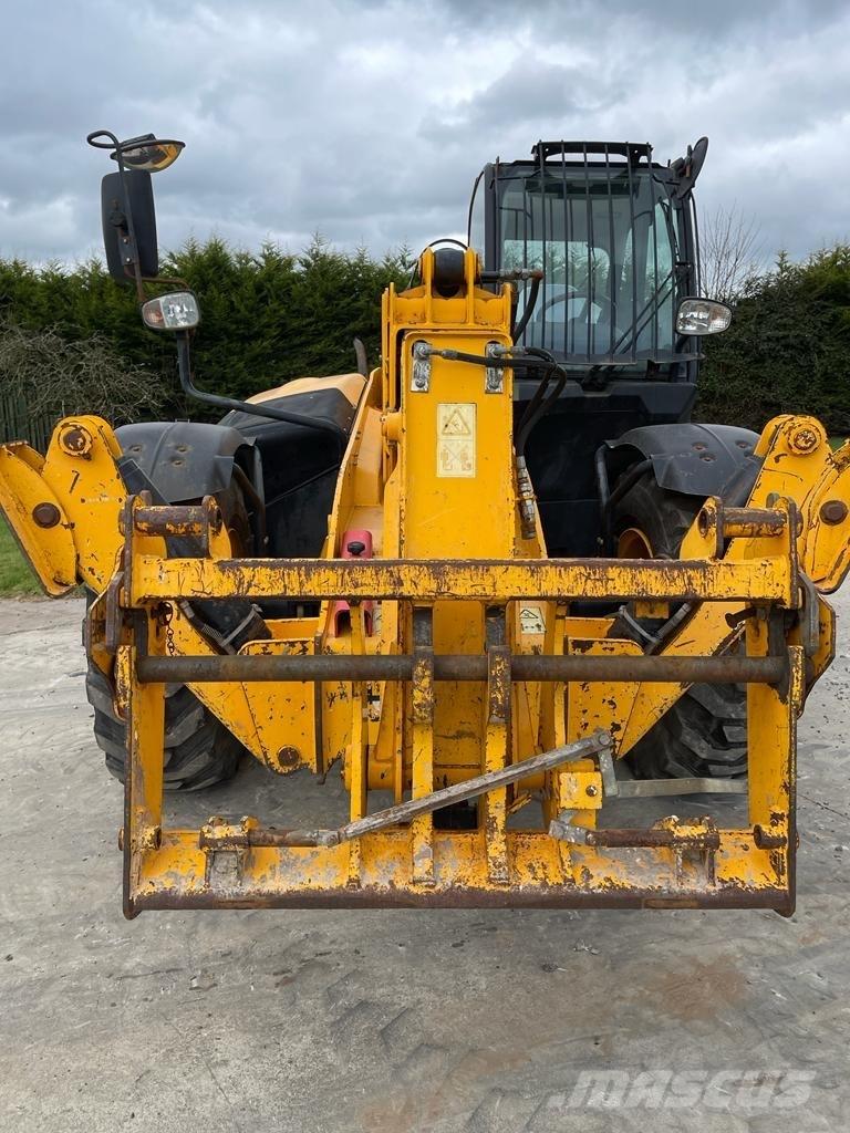 JCB 535-125 テレスコーピックハンドラー