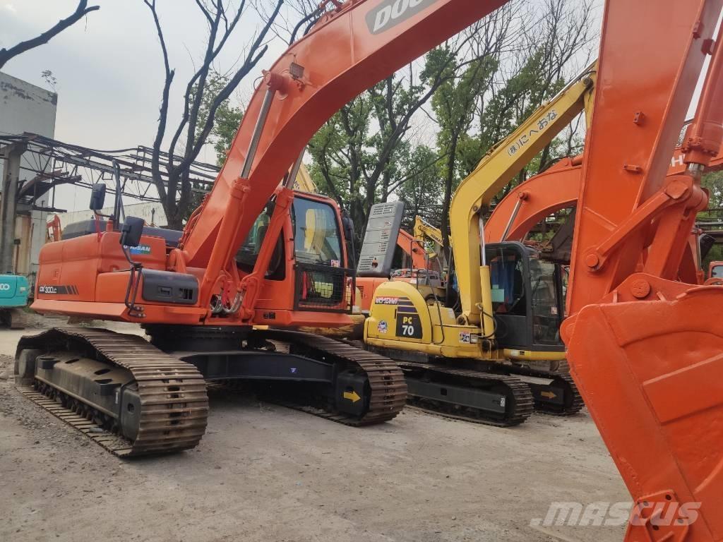 Doosan dx300 大型油圧ショベル12t以上（パワーショベル・ユンボ）