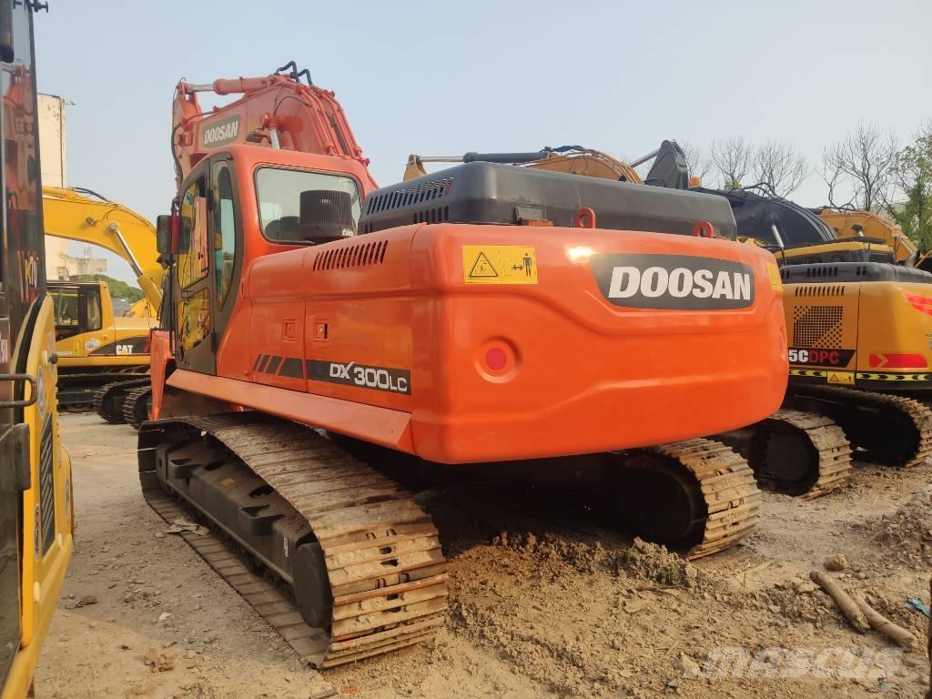 Doosan dx300 大型油圧ショベル12t以上（パワーショベル・ユンボ）