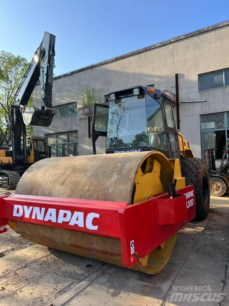 Dynapac CA 30 D 振動ローラ