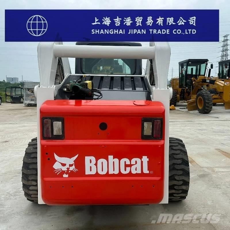 Bobcat S 300 スキッドステアローダー