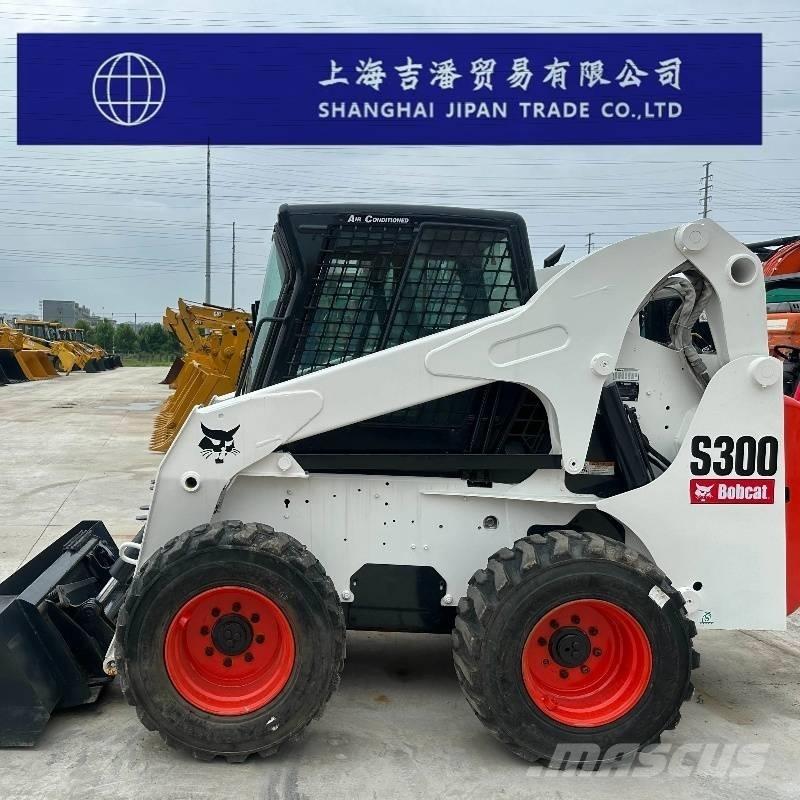 Bobcat S 300 スキッドステアローダー