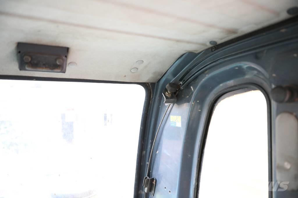 Kobelco SK 130 LC 大型油圧ショベル12t以上（パワーショベル・ユンボ）