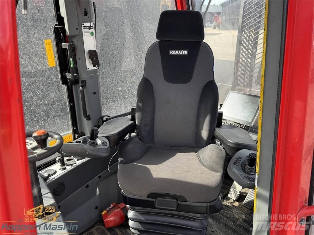 Komatsu 895 フォワーダー