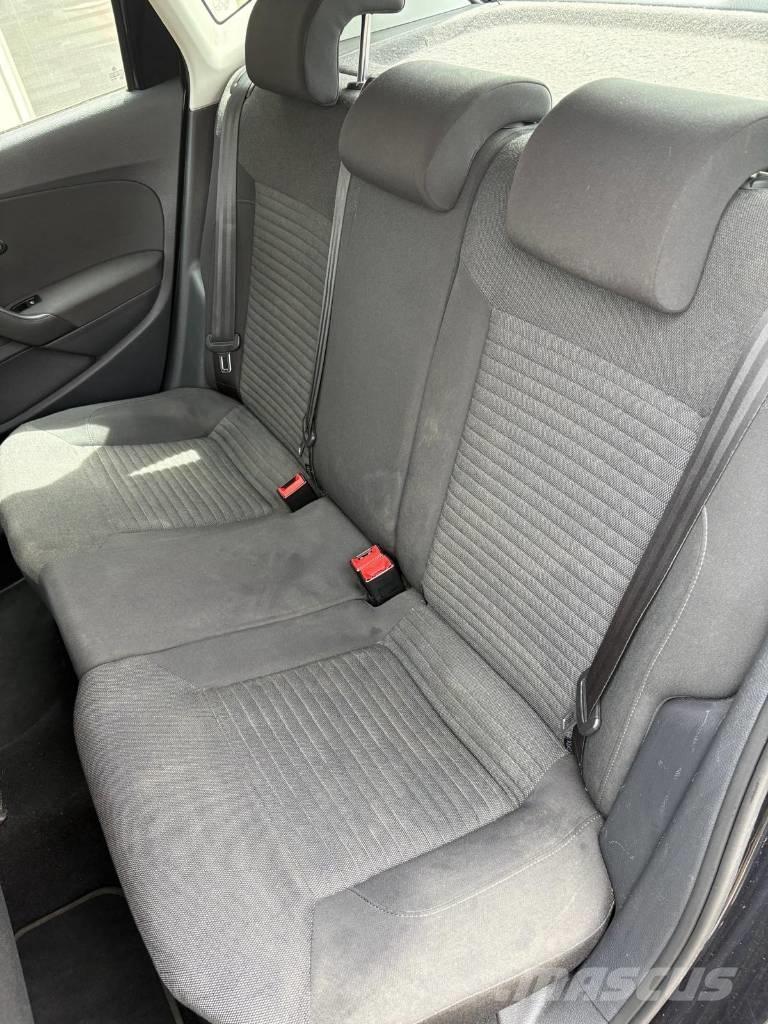 Volkswagen Polo 自動車