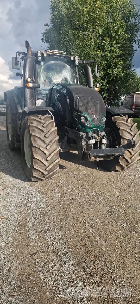 Valtra T194 versu トラクター