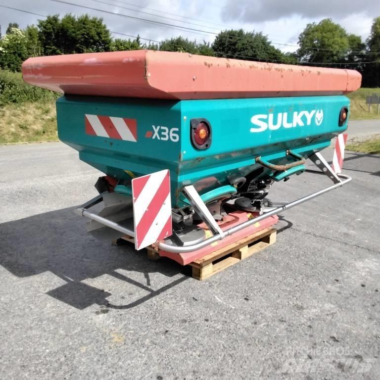 Sulky X36 ミネラル散布機