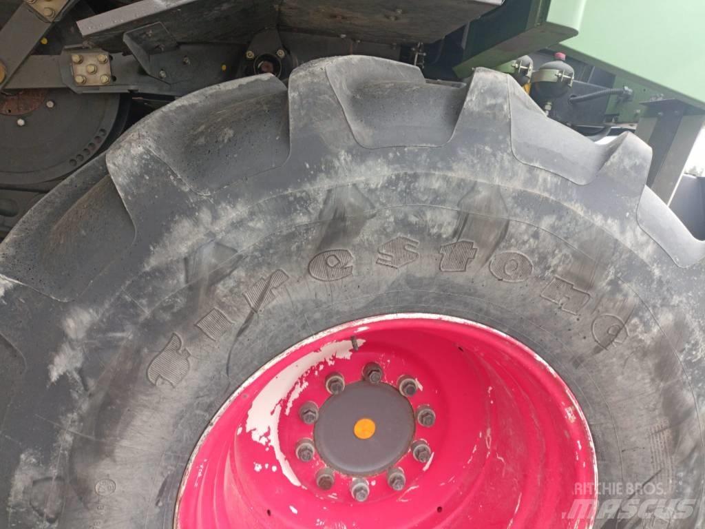 Fendt 9470 X Hybrid コンバイン