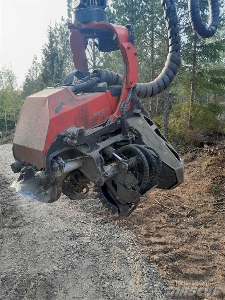 Komatsu C93 ハーベスタヘッド