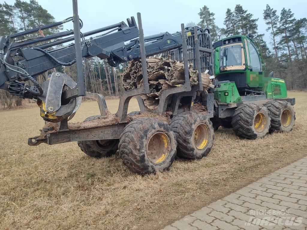 John Deere 1010 E フォワーダー