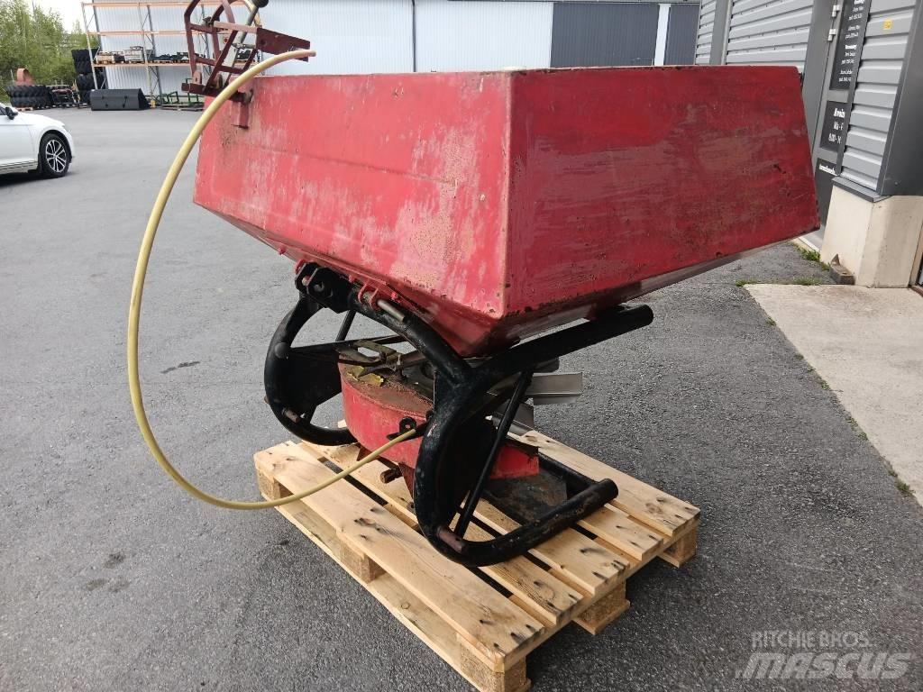 YLÖ Viska 800 ミネラル散布機