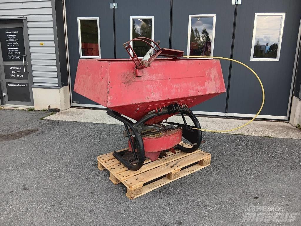 YLÖ Viska 800 ミネラル散布機