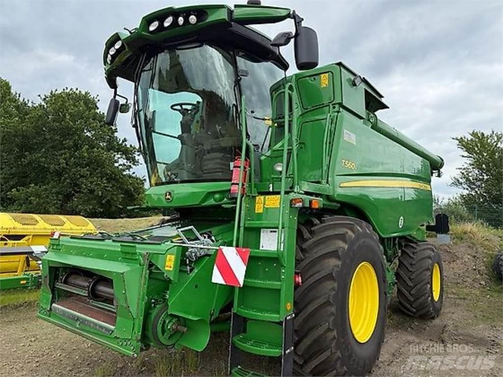 John Deere T560i コンバイン