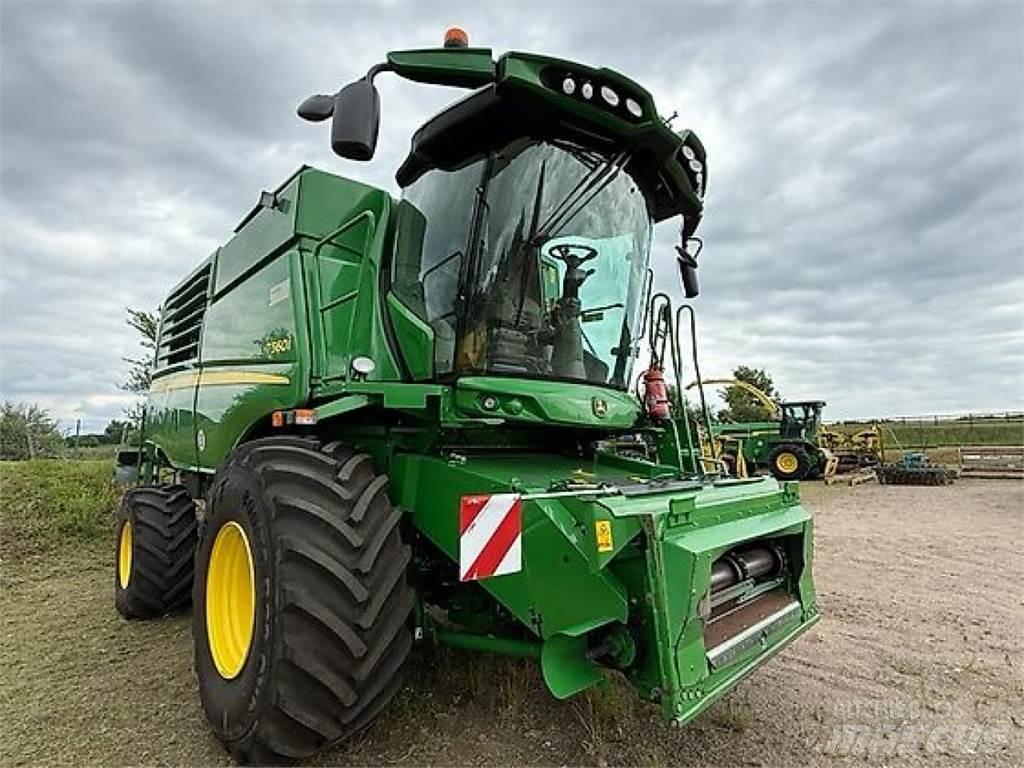 John Deere T560i コンバイン