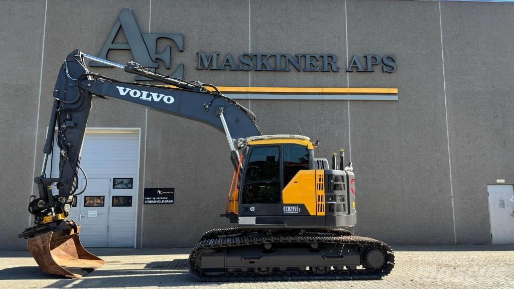 Volvo ECR 235 E 大型油圧ショベル12t以上（パワーショベル・ユンボ）