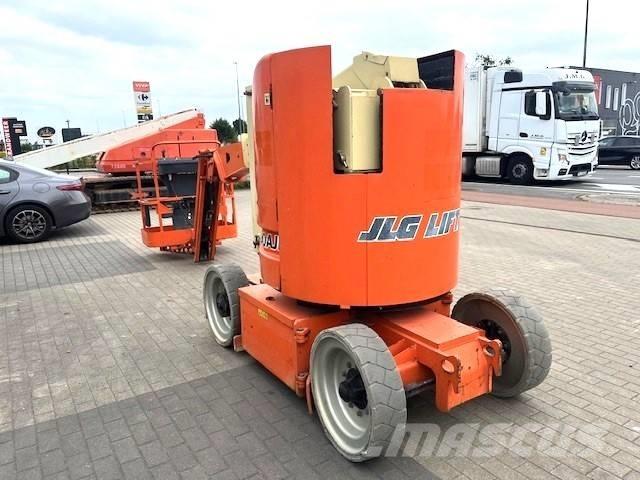 JLG E 300 AJP ブームリフト　屈伸型