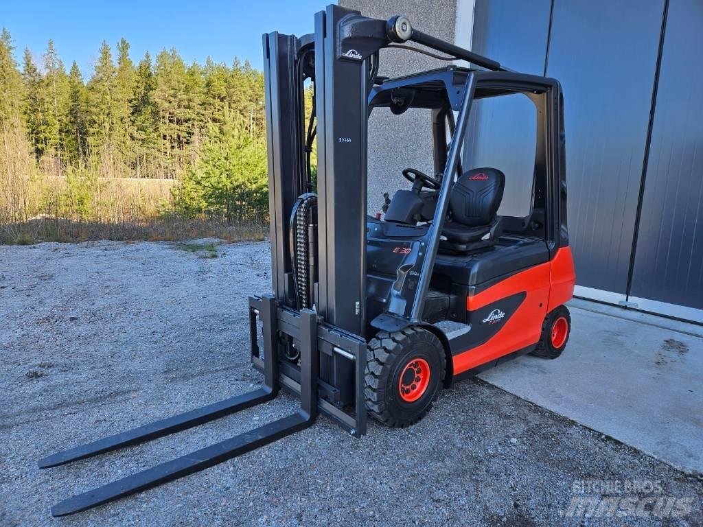Linde E30-01 バッテリーフォークリフト