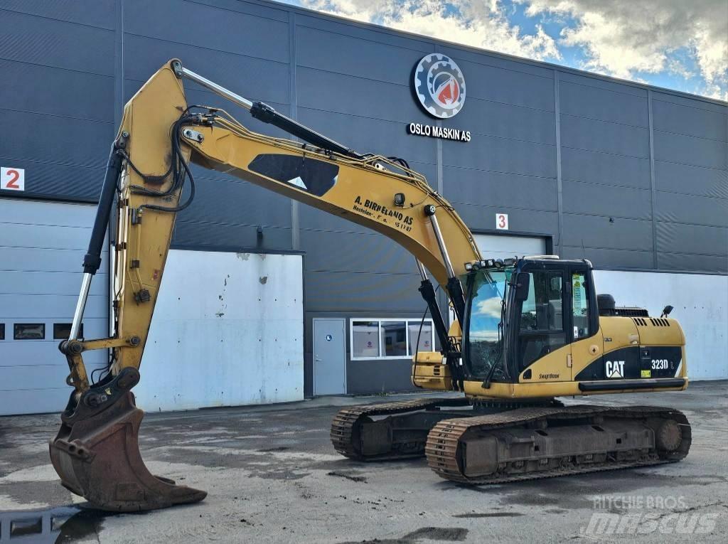 CAT 323 D L 大型油圧ショベル12t以上（パワーショベル・ユンボ）