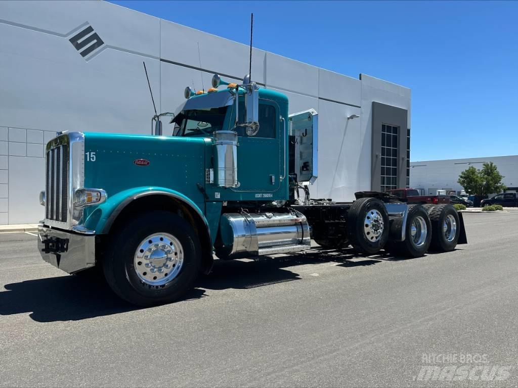 Peterbilt 388 中古トラクターヘッド | トレーラーヘッド