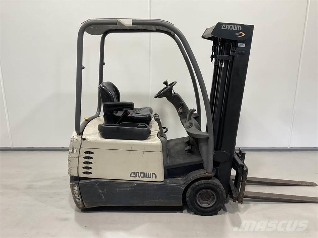 Crown SC3220-1,3 バッテリーフォークリフト