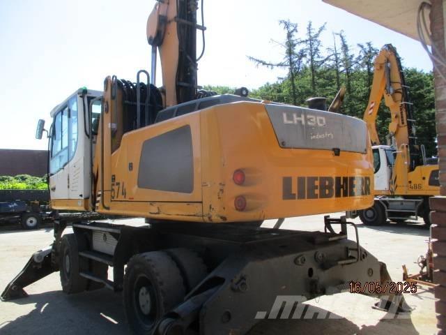 Liebherr LH 30 M 廃棄物／工業産廃処理機