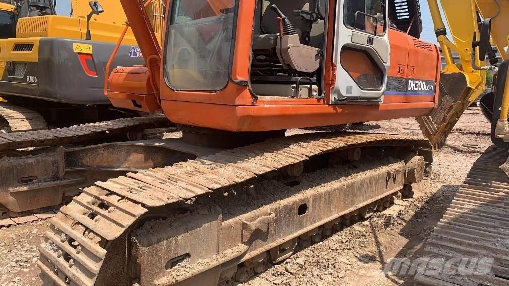 Doosan DH 300 LC-7 大型油圧ショベル12t以上（パワーショベル・ユンボ）