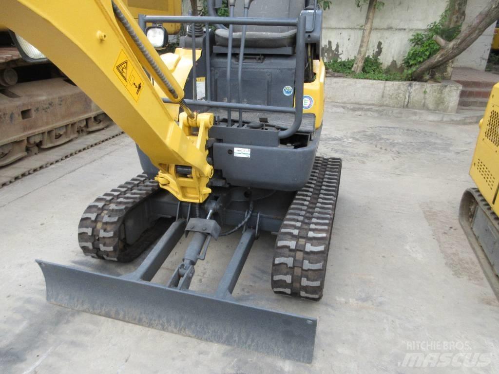 Komatsu PC 18 ミニ油圧ショベル 7t以下（ミニユンボ・ミニディガー）