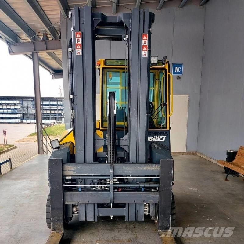 Combilift CBE 4000 全方向リーチ型フォークリフト