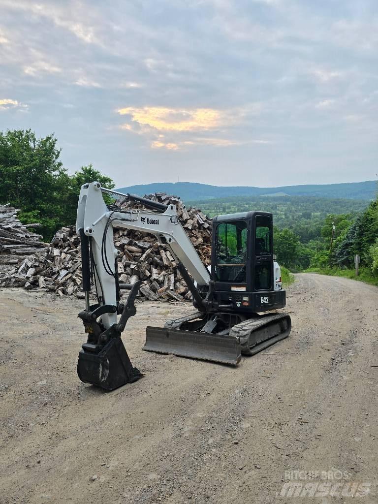 Bobcat E 42 ミニ油圧ショベル 7t以下（ミニユンボ・ミニディガー）