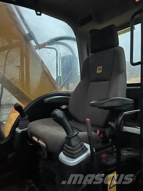 JCB JS 220 LC 大型油圧ショベル12t以上（パワーショベル・ユンボ）