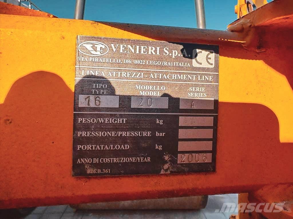 Venieri VL 10.23C バックホーローダー