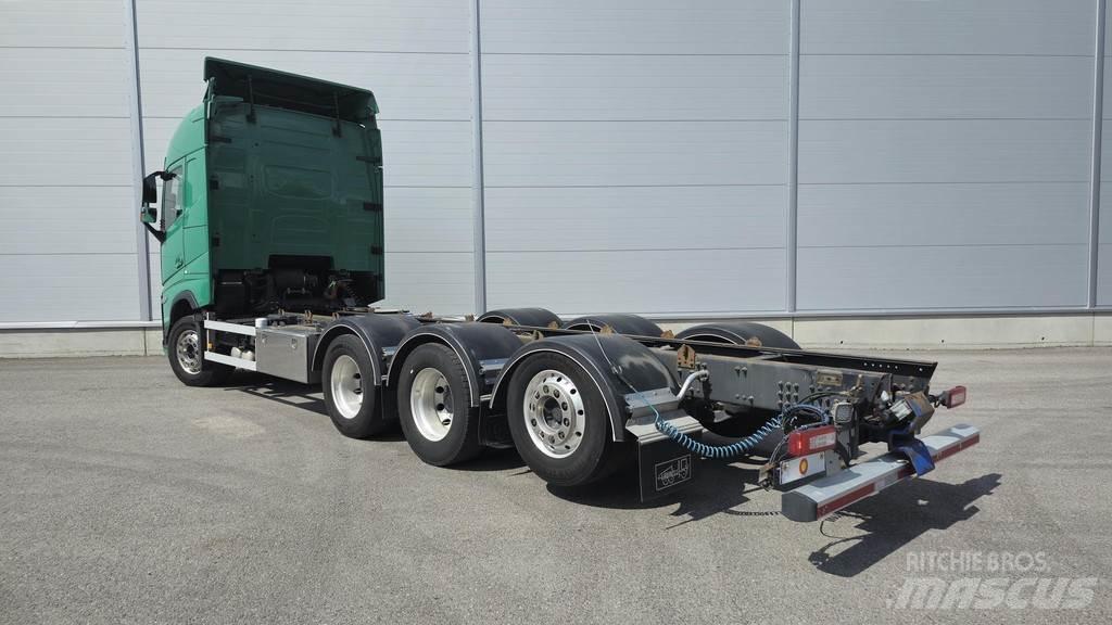 Volvo FH キャブ付きシャーシ