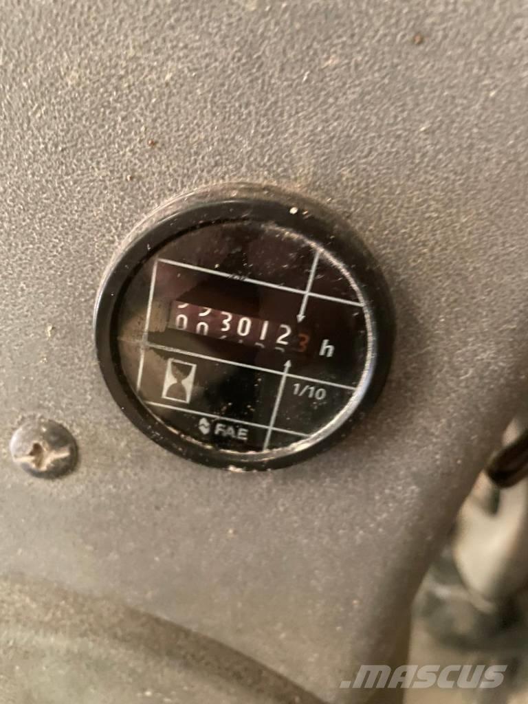New Holland W 270 B ホイールローダー・タイヤショベル