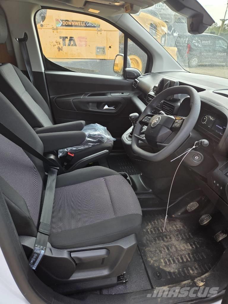  Citreon Berlingo パネルバン