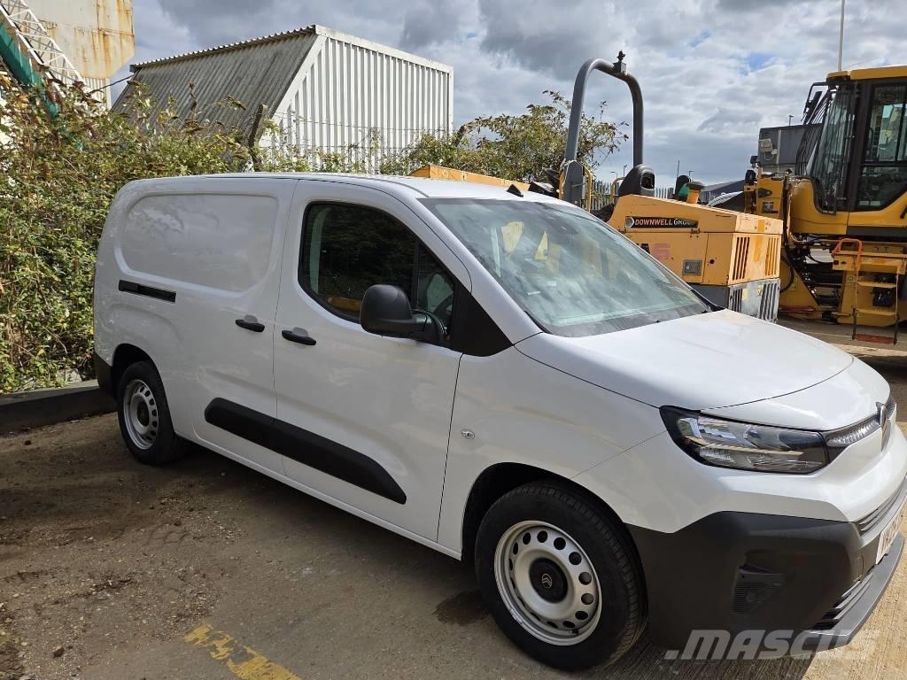  Citreon Berlingo パネルバン