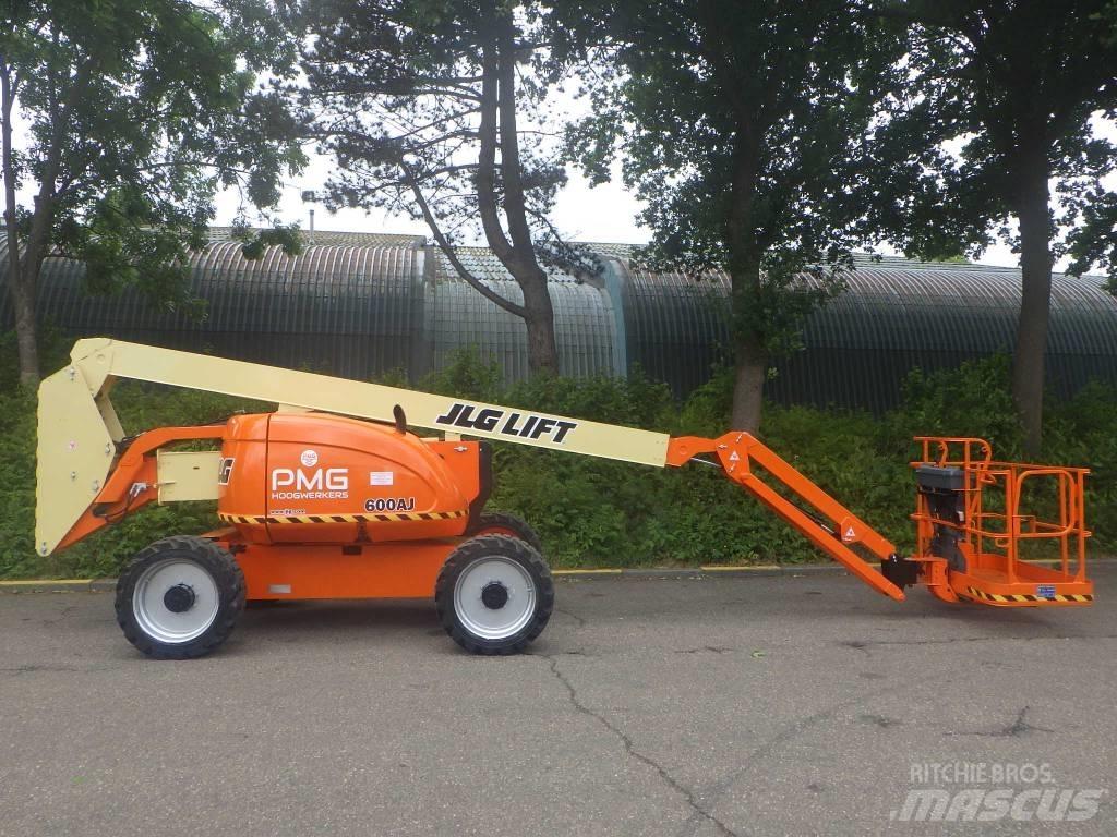 JLG 600AJ ブームリフト　屈伸型