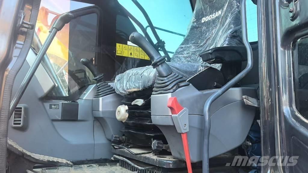 Doosan DX300 大型油圧ショベル12t以上（パワーショベル・ユンボ）