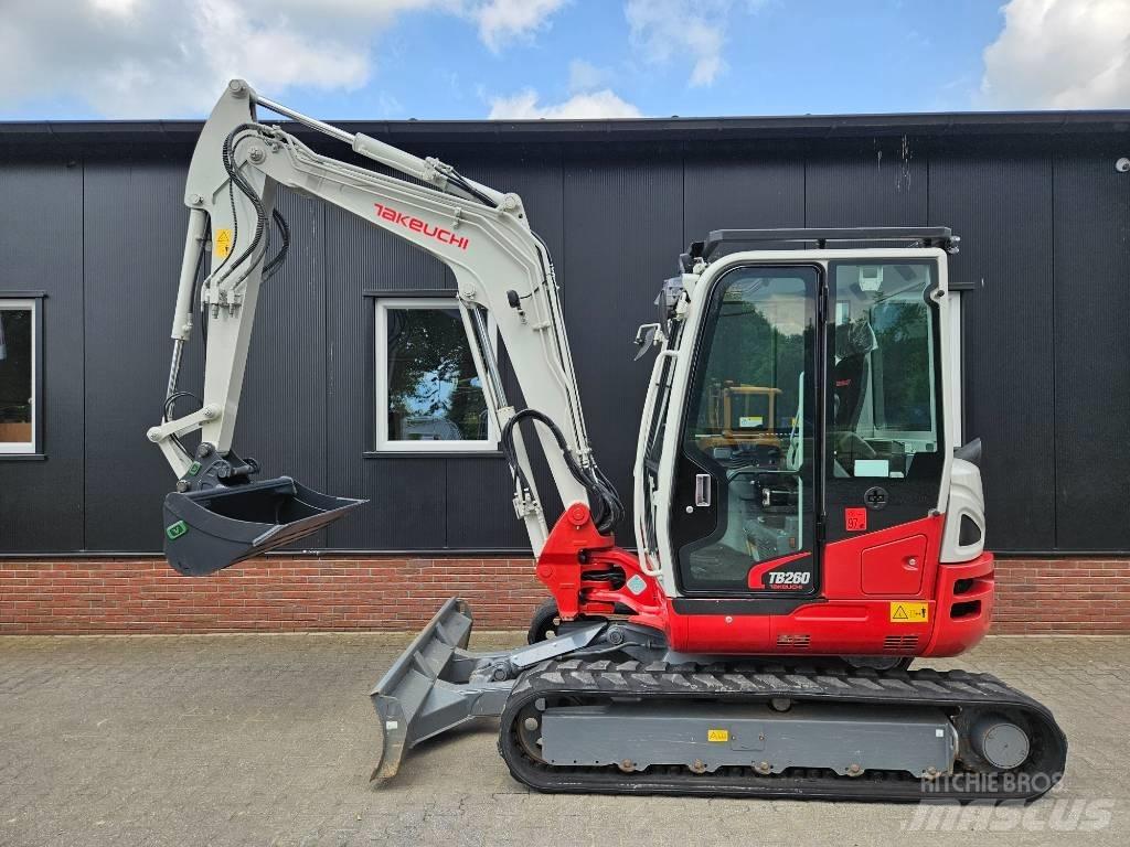 Takeuchi TB 260 ミニ油圧ショベル 7t以下（ミニユンボ・ミニディガー）