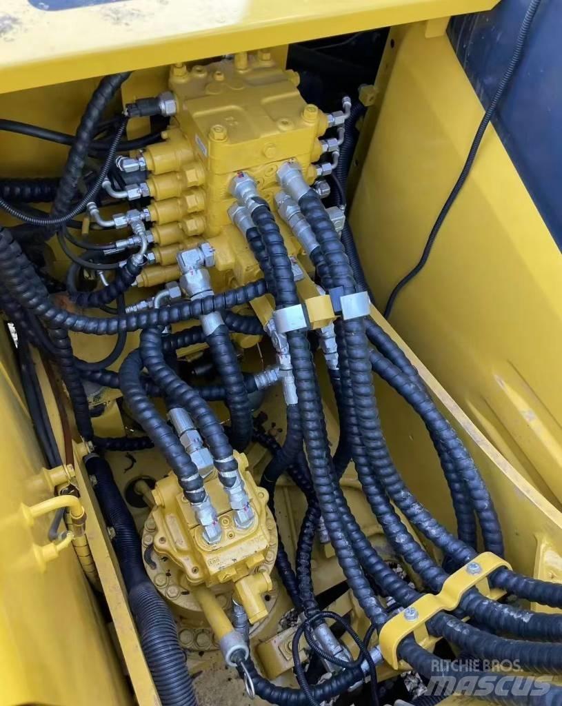 Komatsu PC 130 中型油圧ショベル 7ｔ-12ｔ（ユンボ・パワーショベル・バックホー）