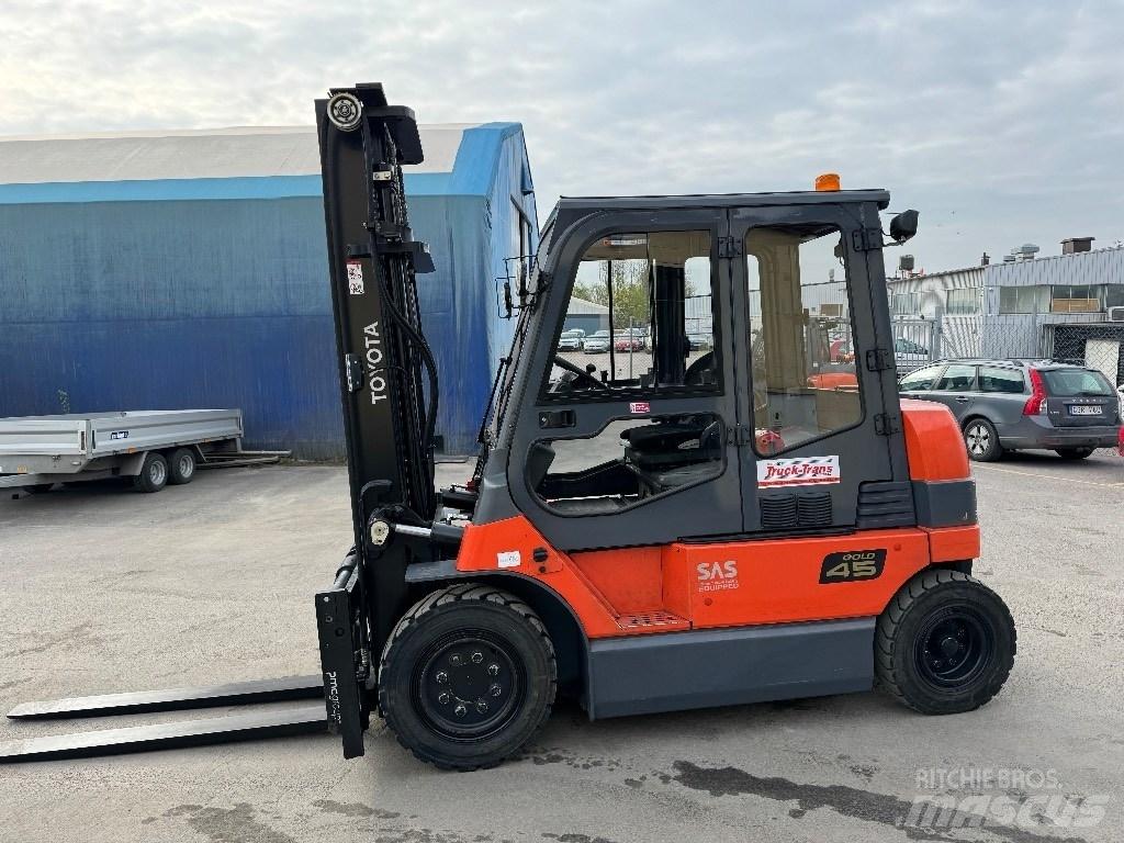 Toyota 7FBMF45 バッテリーフォークリフト