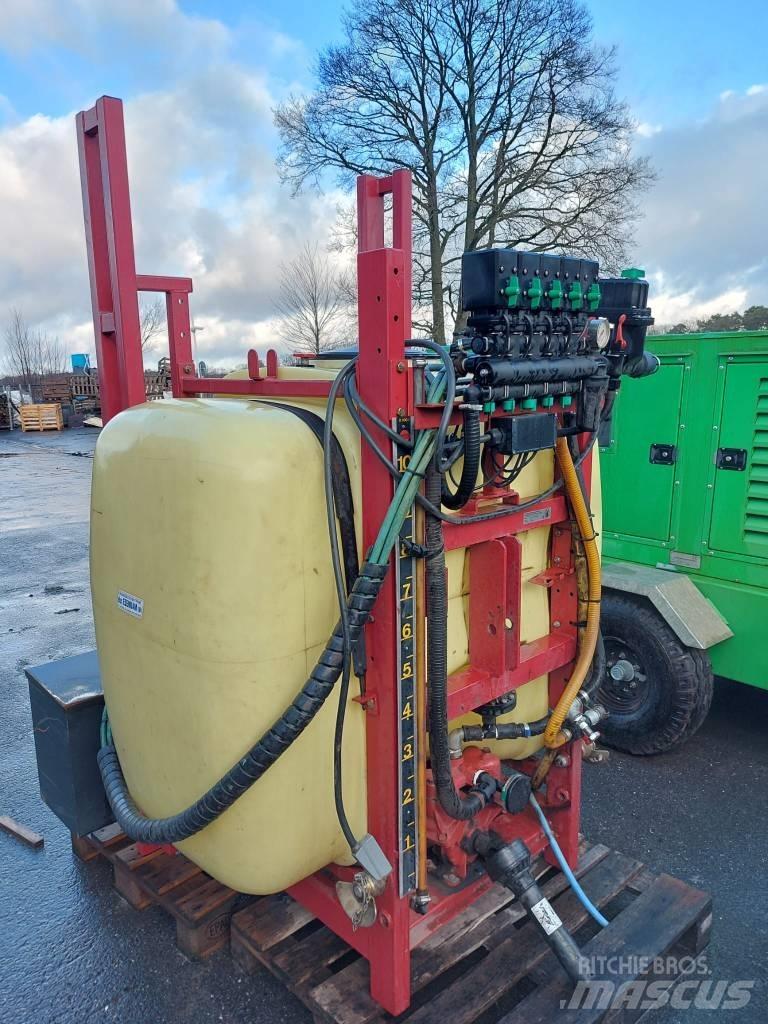 Hardi 1000 liter マウント型噴霧器