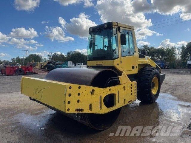 Bomag BW 216 DH-4i 振動ローラ