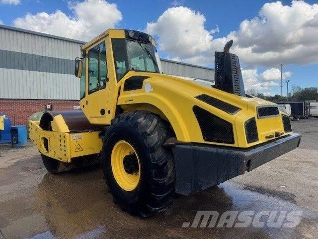 Bomag BW 216 DH-4i 振動ローラ