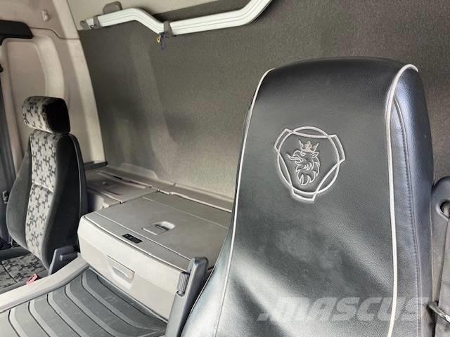 Scania P 370 カーテンサイダートラック