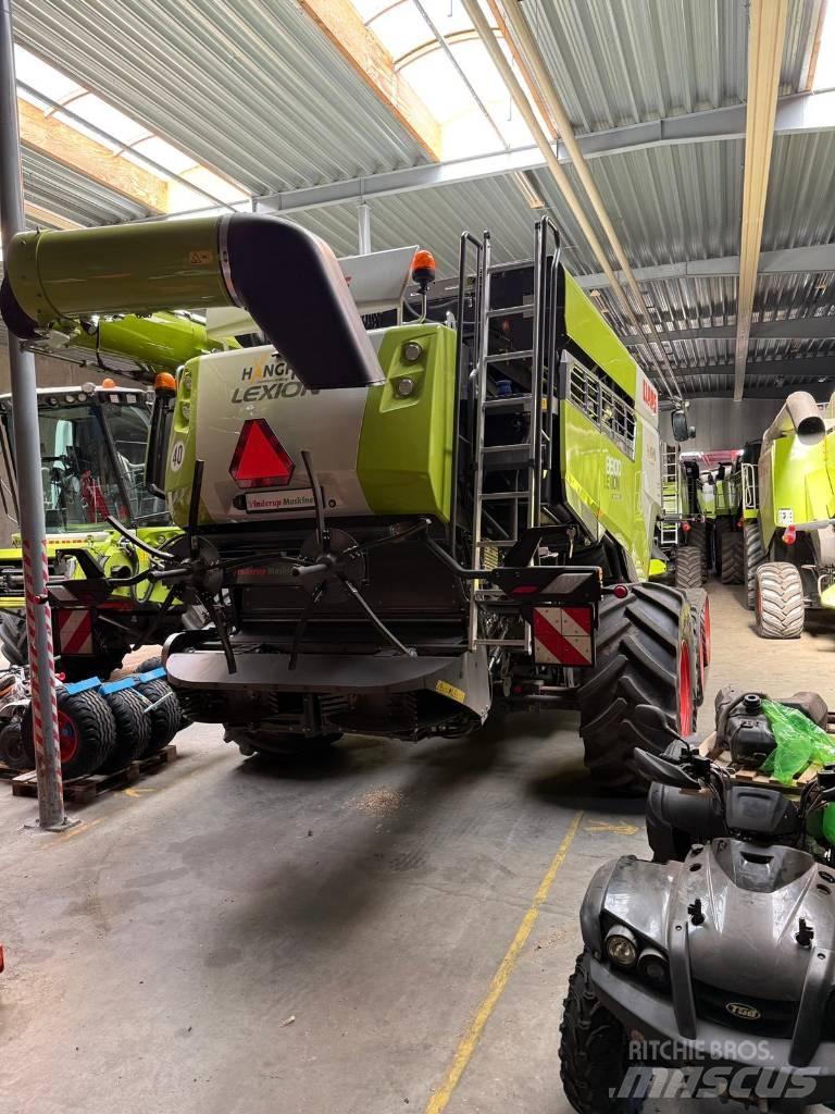 CLAAS Lexion 8900 TT コンバイン
